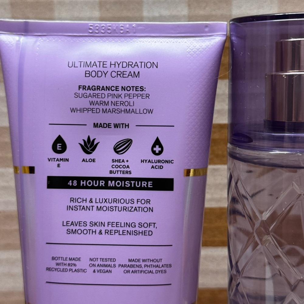 NEW B&BW Love Unleashed Body Set ,Fragrance and Body Cream - Picture 2 of 2